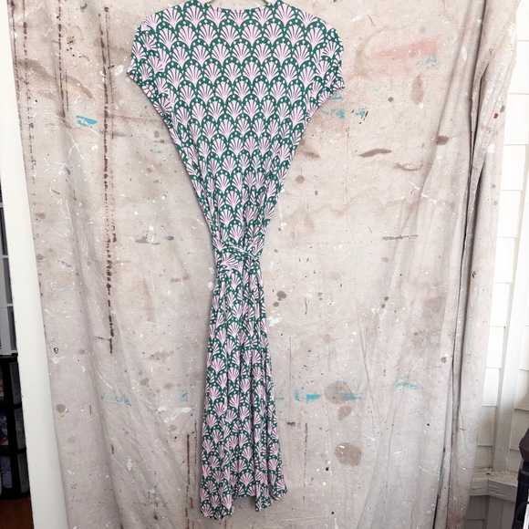 Boden Joanna Cap Sleeve Wrap Midi Dress, Sweet Lilac Shell Print - Picture 5 of 6